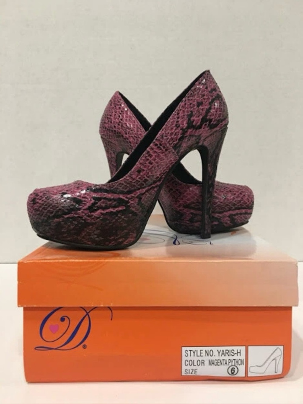 Delicious Magenta Python Heels Platform snakeskin Yaris-H Sz 6